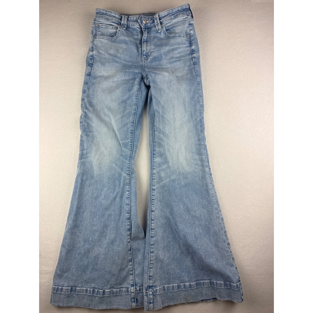 American Eagle Festival Flare Light Wash Next Level Stretch Jeans Size 8 Regular